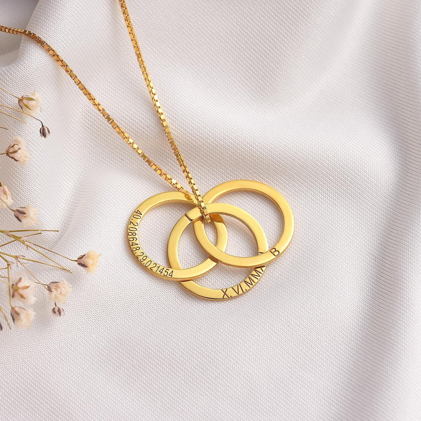 14K Gold Family Name Necklace,Personalized Circle Necklace,Engraved kids Name Necklace,Custom Linked Necklace,Christmas Jewelry for Grandma