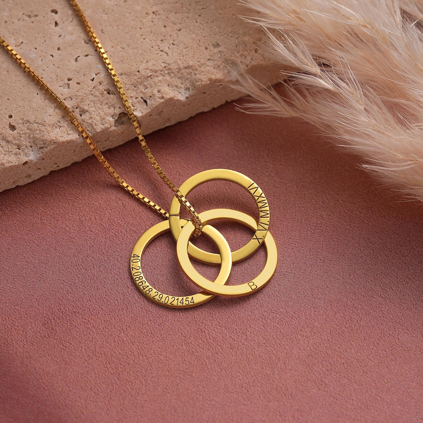 14K Gold Family Name Necklace,Personalized Circle Necklace,Engraved kids Name Necklace,Custom Linked Necklace,Christmas Jewelry for Grandma