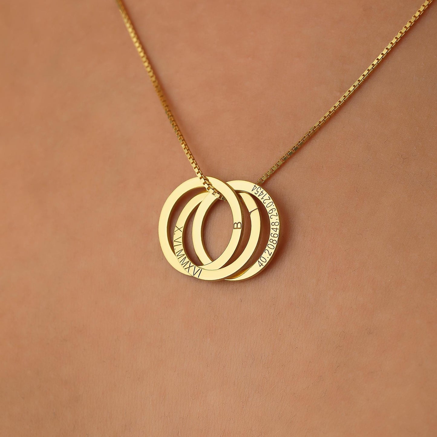 14K Gold Family Name Necklace,Personalized Circle Necklace,Engraved kids Name Necklace,Custom Linked Necklace,Christmas Jewelry for Grandma