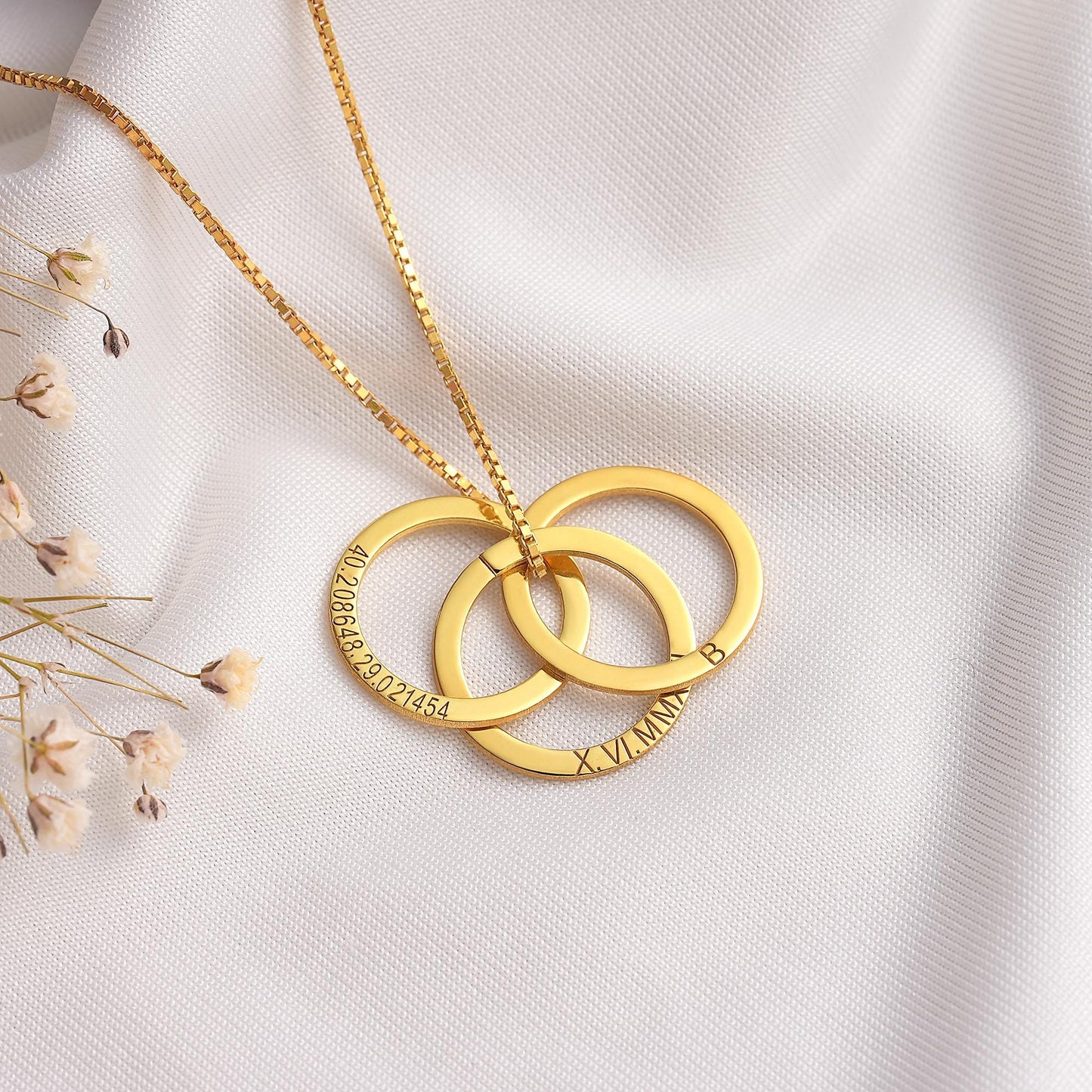 14K Gold Family Name Necklace,Personalized Circle Necklace,Engraved kids Name Necklace,Custom Linked Necklace,Christmas Jewelry for Grandma